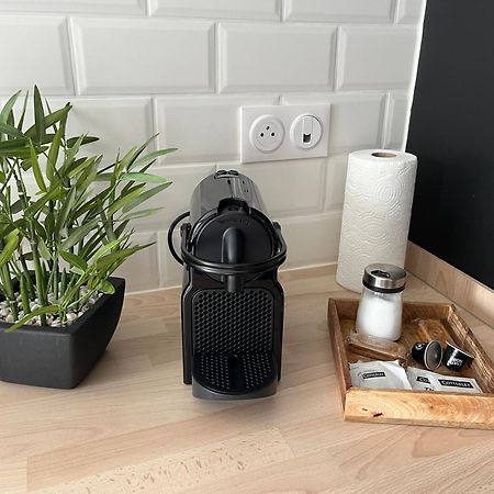 Appart-Hotel N 4 Calme Avec Terrasse, Wi-Fi Haut Debit, Petit-Dejeuner, Room-Service Et Parking Prive Chouzelot Eksteriør billede