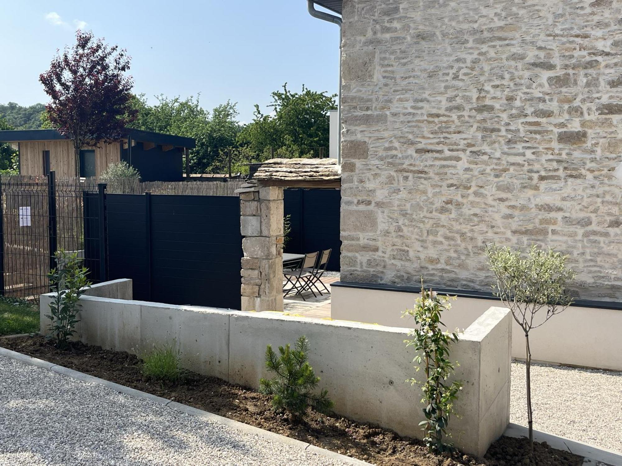 Appart-Hotel N 4 Calme Avec Terrasse, Wi-Fi Haut Debit, Petit-Dejeuner, Room-Service Et Parking Prive Chouzelot Eksteriør billede